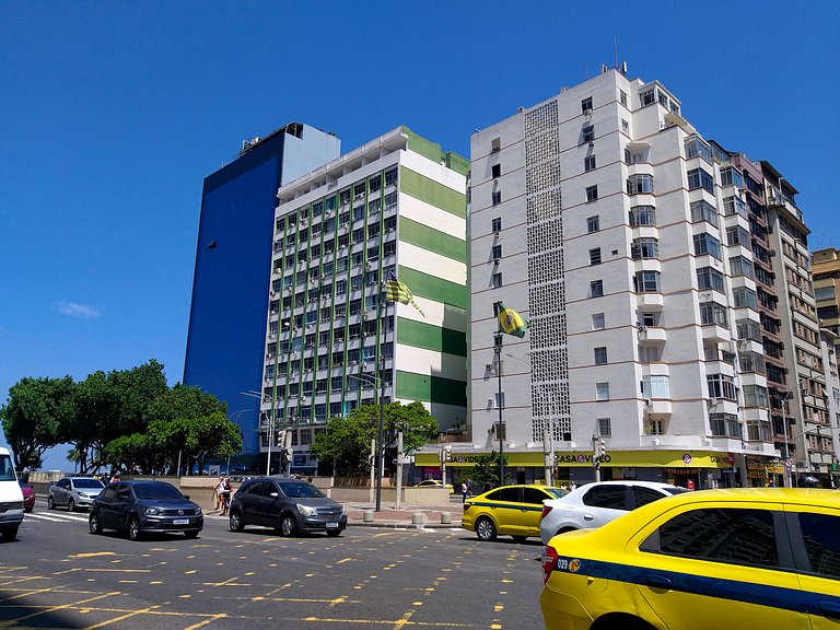 Copacabana Must - Quadra da Praia e Comodidade!